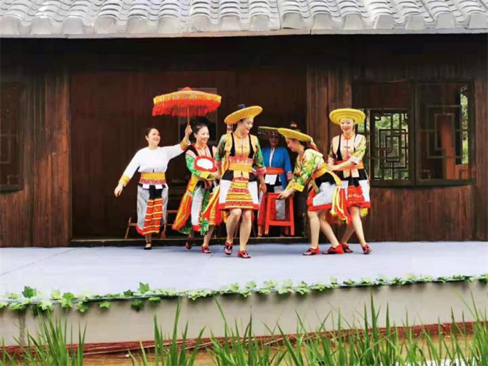 長沙展覽展示設(shè)計,商業(yè)空間設(shè)計,長沙五岳展覽服務(wù)有限公司 長沙展覽展示設(shè)計,商業(yè)空間設(shè)計,長沙五岳展覽服務(wù)有限公司